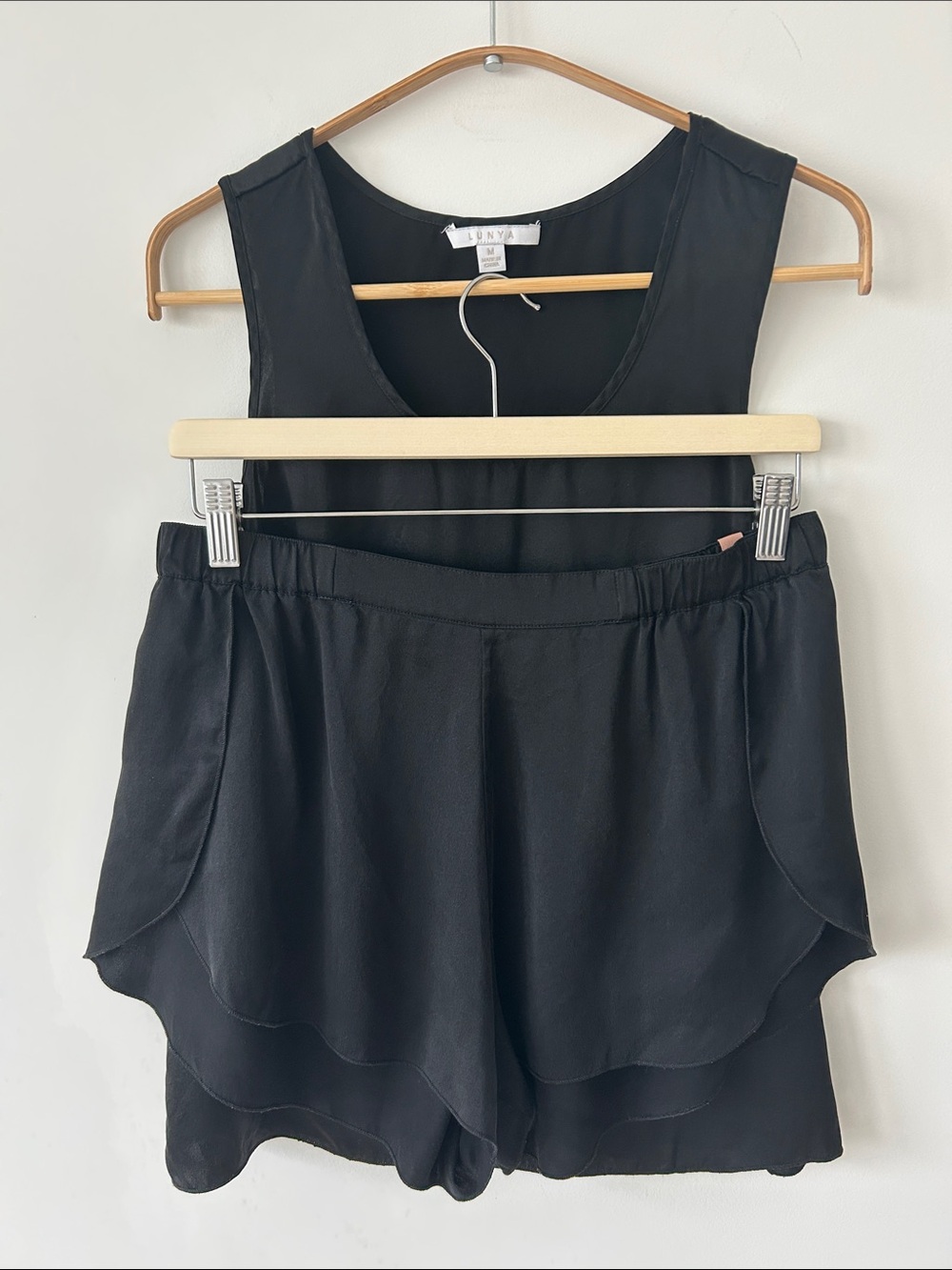 Lunya Washable Silk Tulip Back Pajama Set in Immersed Black - Size M
